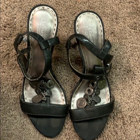 Shoes - Picture 1 of 3